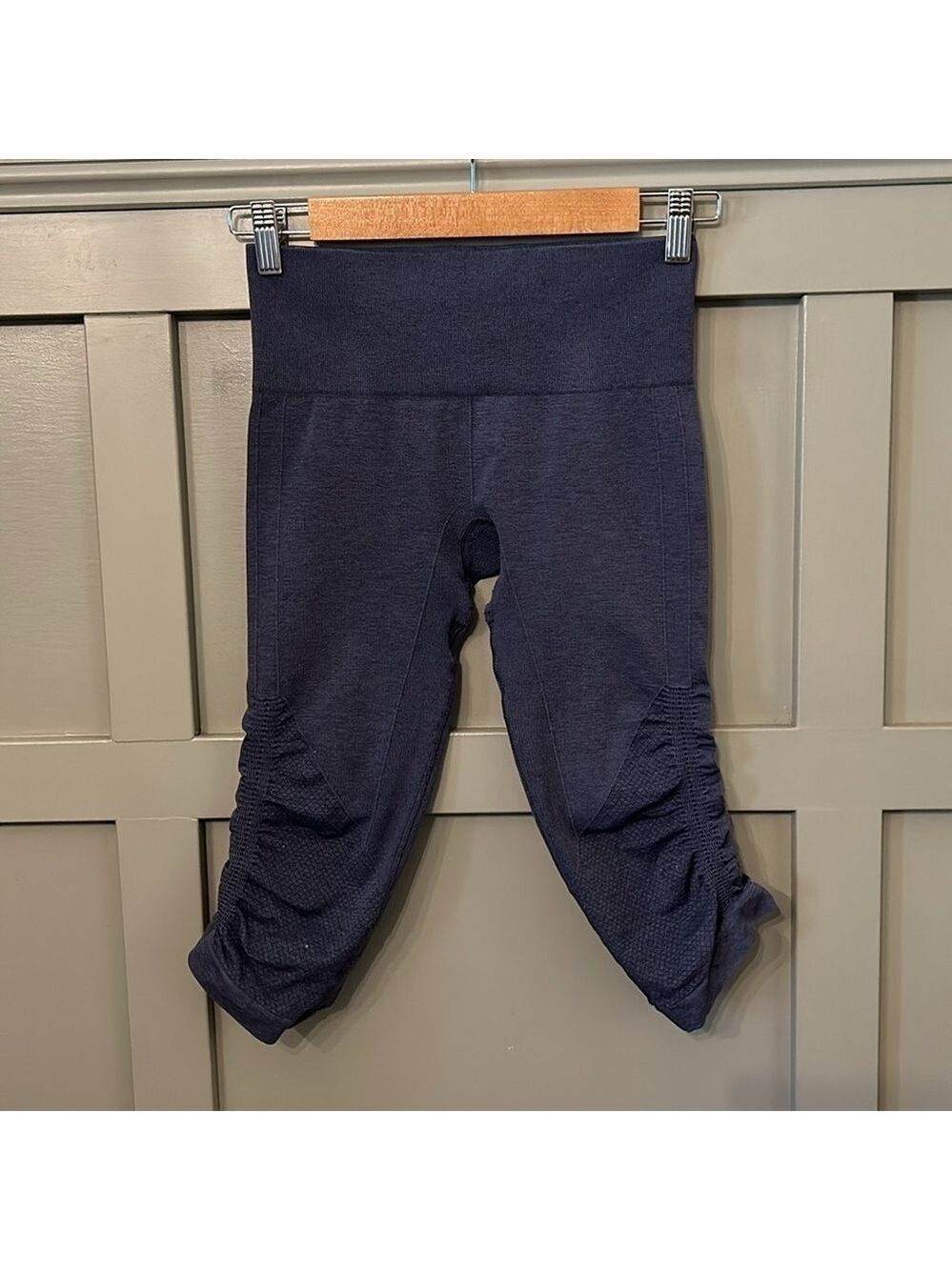 Lululemon In The Flow Crop Seamless Leggings in Inkwell Blue Size 4